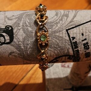 Elegant Vintage Look Gold Tone and Green Gemstone Bracelet